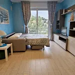 The Rainbow House Апартаменты